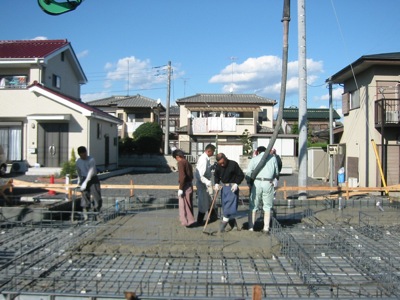 081119基礎ベースコンクリート打設_f0138807_01669.jpg