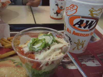 お昼はA&Wで。。_f0178416_18646.jpg