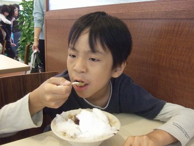 お昼はA&Wで。。_f0178416_1895030.jpg