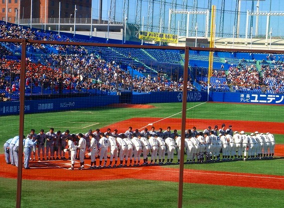 ０８秋・都心記事特集（その２）：「神宮球場・ＷＫ戦」＆「新宿ゴールデン街・花園神社」_c0119160_17482578.jpg