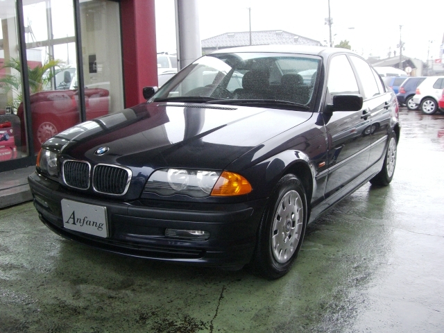 BMW318i入庫です_c0161553_18455865.jpg