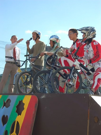 『修徳まつり BMX SHOW』 レポート① \"BMX SHOW\"_f0170779_524467.jpg