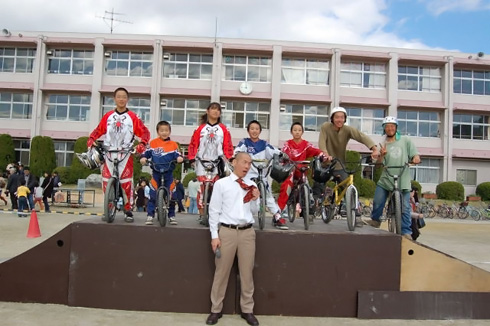 『修徳まつり BMX SHOW』 レポート① \"BMX SHOW\"_f0170779_625874.jpg