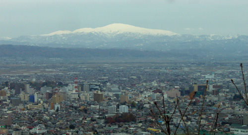 ”千歳山山頂”　と ”月山”_b0099994_19184627.jpg