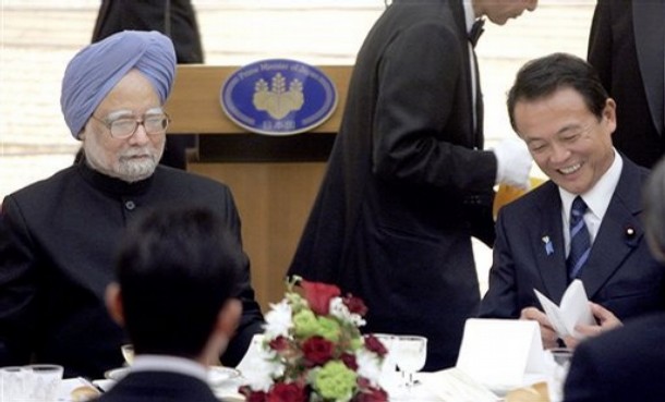 インドのマンモハン・シン首相と_e0165379_1583878.jpg