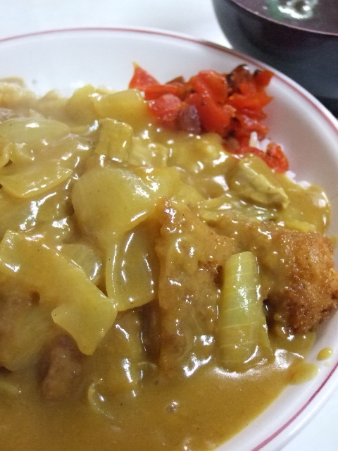 林屋食堂のカツカレー_a0094280_22212525.jpg