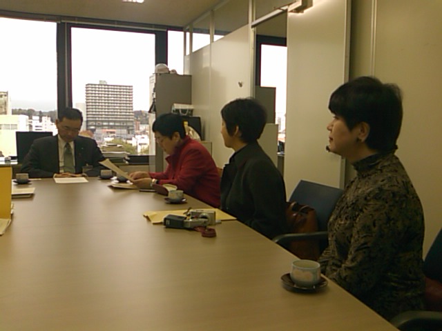 「ゴミ焼却・埋立て中心からの脱却」の要望_e0068696_8425542.jpg