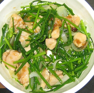 鶏肉の花ニラ炒め チェンマイ未来厨房