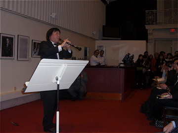 佐藤裕さんのサイン入り指揮棒 CD/DVD情報 – 佐渡裕 オフィシャル