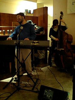 先日のチャリティライブの様子_f0042307_13594879.jpg
