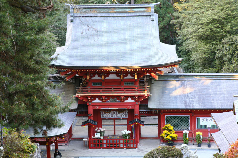 晩秋の貫前神社_f0017530_1934214.jpg