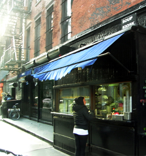冬のニューヨークのSOHOの街角風景_b0007805_1426324.jpg