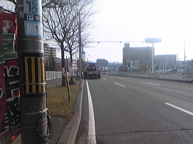 強風に吹かれてもニコニコトミーモータース^^_b0127002_2194330.jpg