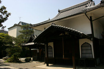 【延命長寿】 行革寺 革堂_a0045381_1754848.jpg