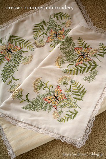 dresser runnner embroidery - 刺繍にハマる。 -_d0124248_1423694.jpg