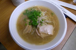 【CM！】寒いけどあったかい？朝市でラーメン♪_c0023170_1072992.jpg