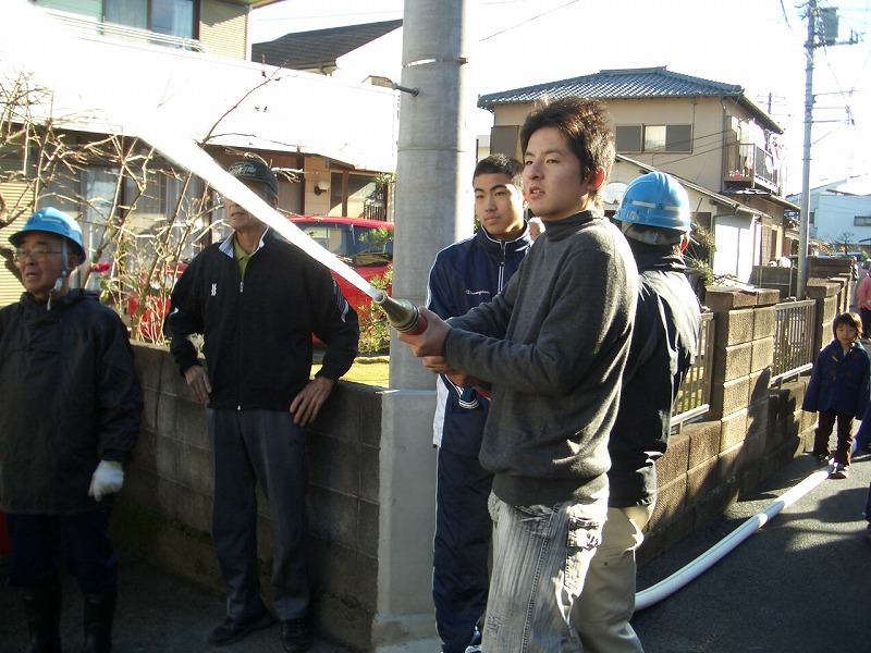 冬の「防災訓練」 放水は町内全域をカバーできるだろうか?_f0141310_2335715.jpg