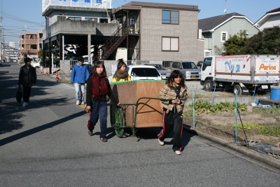 ため池を食べよう！_e0020945_11325952.jpg