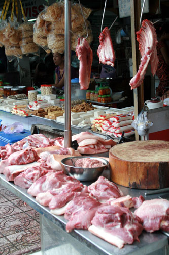 ベンタン市場の肉売り場_e0147360_9363967.jpg