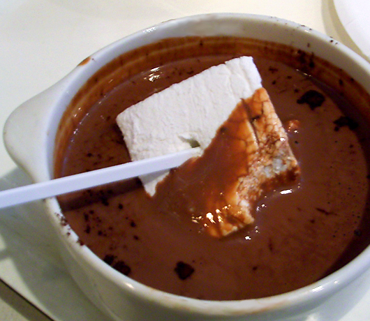 冬のニューヨークを美味しく楽しむホット・チョコレートの名店_b0007805_1494419.jpg