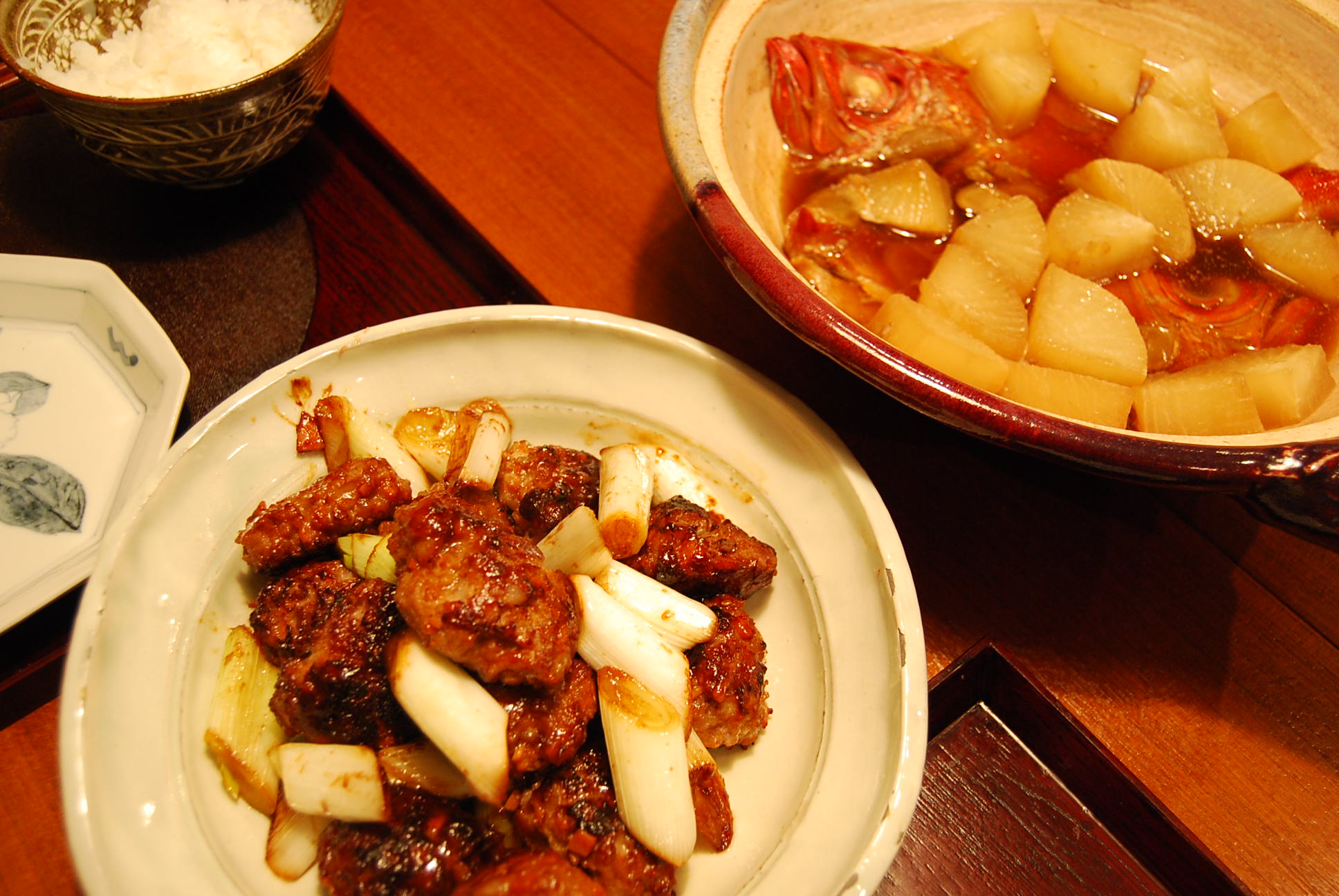 鯛の煮付け　豚団子とネギの味噌炒め_e0142956_8111135.jpg