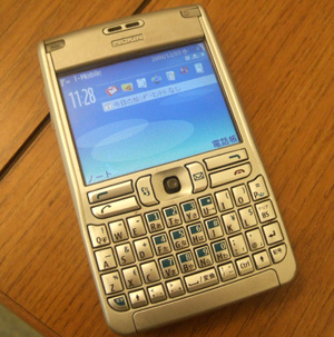 携帯電話本体 NOKIA E61 Nokia E61 (11 year old phone review) still works perfectly
