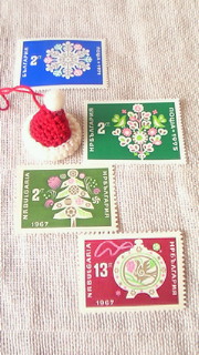 クリスマスの帽子と切手_c0157242_13222641.jpg