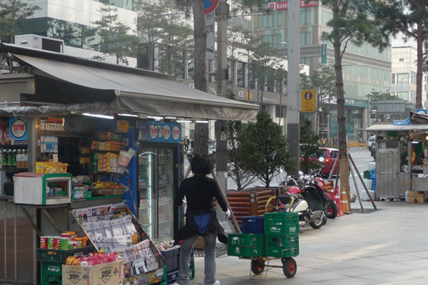 e0165472_22351574.gif