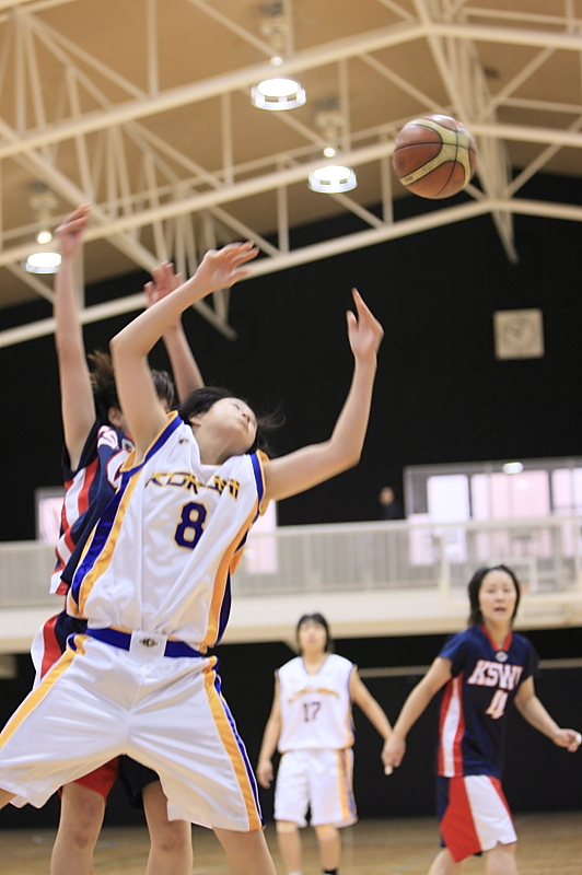 2008/11/09/関西秋季ﾄｰﾅﾒﾝﾄ/神戸親和女子大-大阪国際大@大阪国際大01_c0119900_103138100.jpg