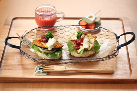 「ベジベーコン」 & 「ベジベーコンエッグバーガー」_f0176108_1375659.jpg