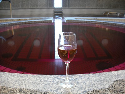 山梨とワイン。ならばホテル内藤のワイン風呂。_b0151362_16452198.jpg