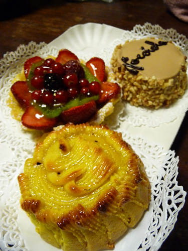 そうだ!ケーキを買って帰ろう♪_f0106597_1172164.jpg