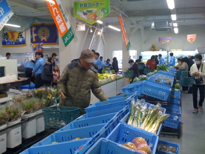 ●舟入市場OPEN 「農」と「漁」の地産地消_a0033733_13481825.jpg