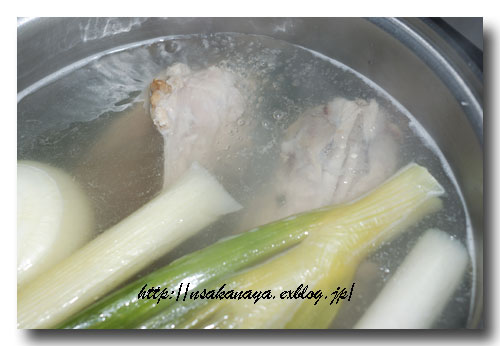 鶏ガラスープ.............. 美味しい水炊きが食べたくて作りました ♪_d0069838_14435257.jpg