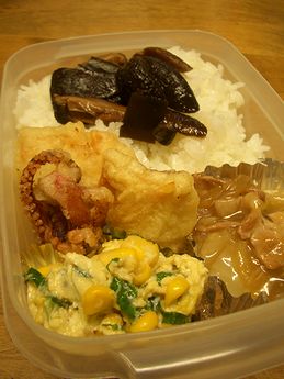 一夜干しするめいかの天ぷら弁当_e0013727_6333634.jpg