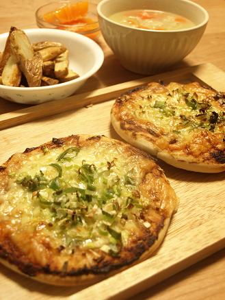 ネギみそピザ&ブロッコリーとチキンのヨーグルトサラダ_d0128268_19214394.jpg