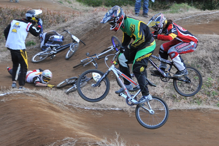 2008JOSF緑山ファイナルレースVOL 1：BMXエリート決勝最速情報_b0065730_2028937.jpg