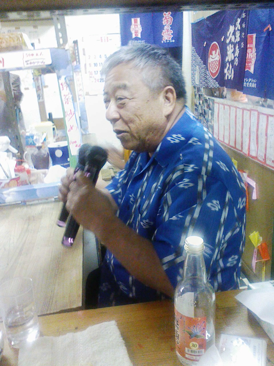 「普久原酒店」カラオケ饗宴。この哀愁の世界の住人となる。また、楽しからずや。_c0061686_1035228.jpg