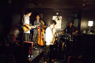 忘年ジャズ ライブの告知_e0166355_45547.jpg