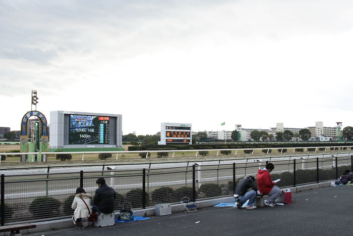 名古屋競馬場へ_a0077663_1328111.jpg