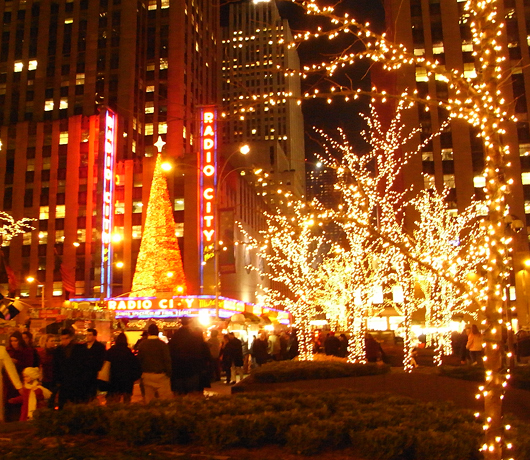 ビジネス街にもクリスマス 夜景編 ニューヨークの遊び方