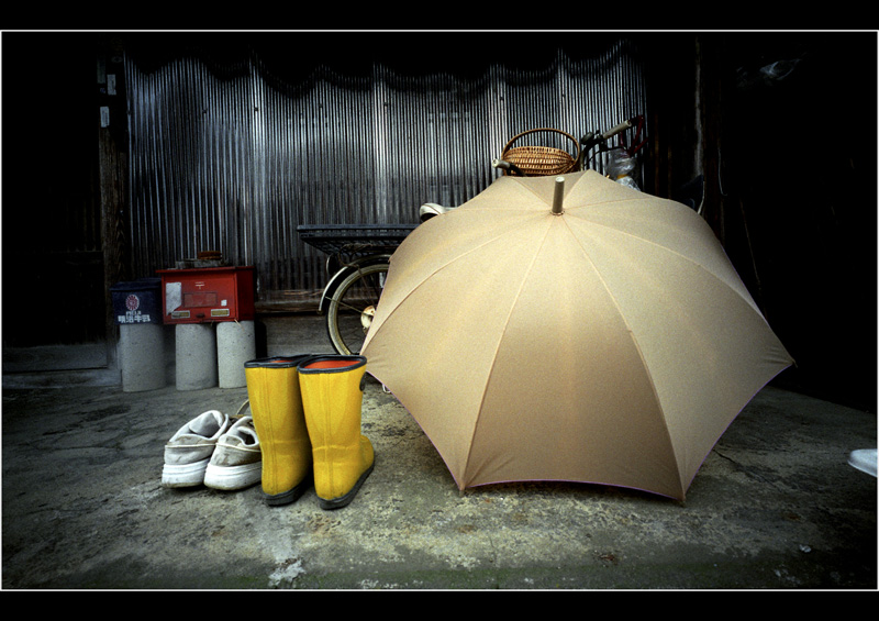 44.01 ホロゴン写真展1「福井の街は雨装束がよく似合う」1　ホロゴンに雨がよく似合う！_c0168172_22185135.jpg