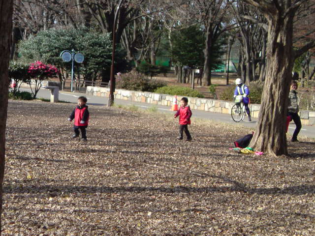 小さな靴屋の近くの小さな古本や「貝の小鳥」 孫へのクリプレを買う_e0016828_052829.jpg