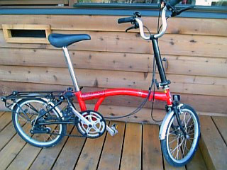 Bromptonの赤い自転車_d0031378_054472.jpg