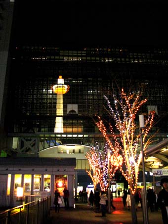 歳末風景5　京都タワー_e0048413_18235029.jpg