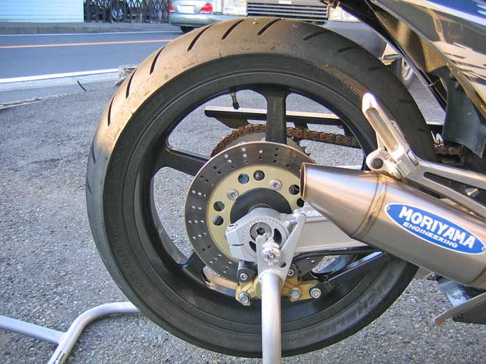 gpz900r 襲っ 17インチホイール&タイヤ&リアアスクルシャフト gpz900r 襲っ 17インチホイール&タイヤ&リアアスクルシャフト