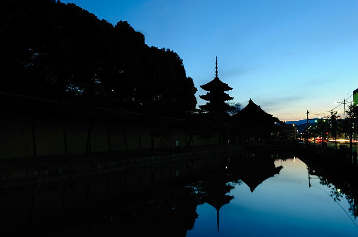 夜明けの東寺_f0032011_18222030.jpg