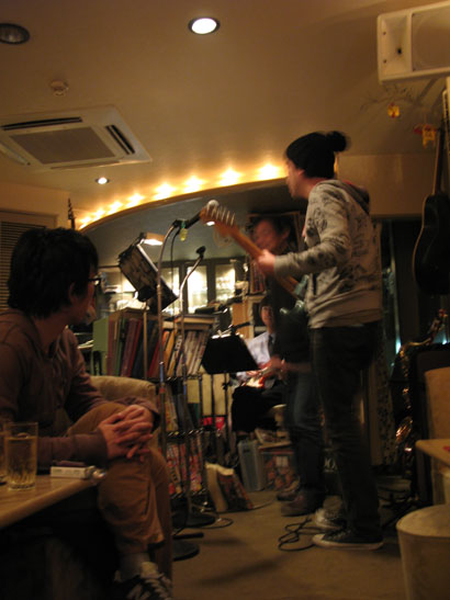ライブDVD上映会 & イブの来訪者..._f0152550_17142147.jpg