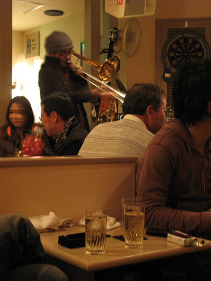 ライブDVD上映会 & イブの来訪者..._f0152550_17143165.jpg