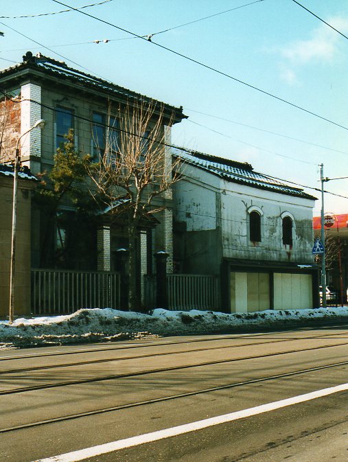 函館大町・電車通り沿いに建つ洋館(函館の建物案内)_f0142606_22104838.jpg